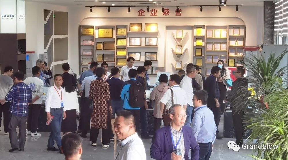 熱烈歡迎IEEE PELS武漢分會、武漢電源學(xué)會及湖北理工學(xué)院的各位領(lǐng)導(dǎo)專家們蒞臨我司參觀調(diào)研